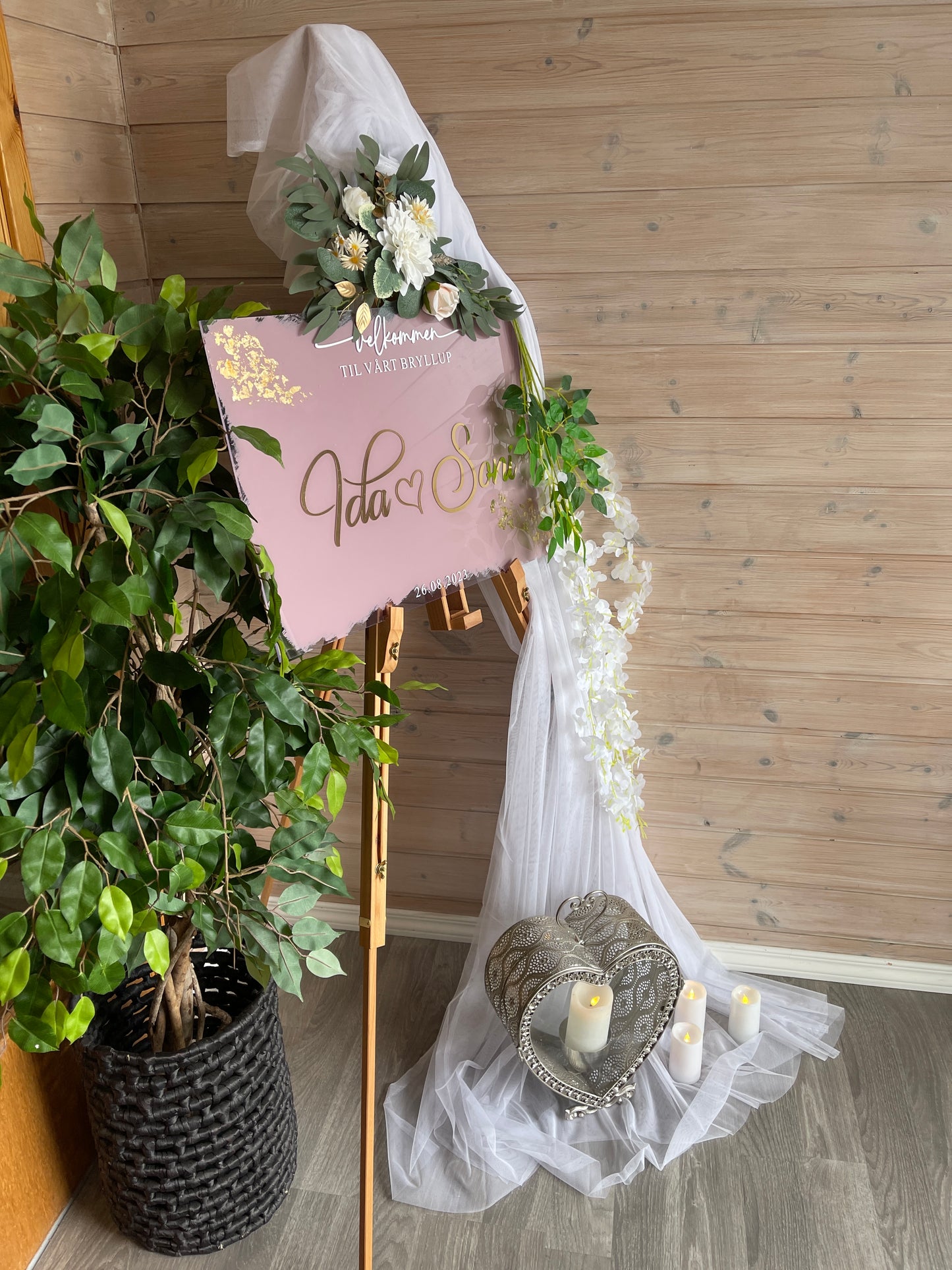 Velkomstskilt i AKRYL med GULL DETALJ